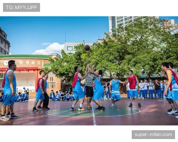 教你轻松识别篮球赛场上的拉人犯规判定标准